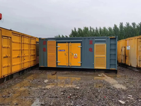 环县柴油发电机如何判断干式空气滤清器是否需要更换？